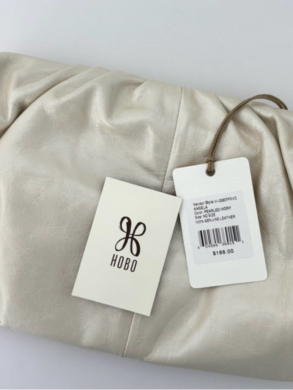 HOBO Cream/Ivory Pearlized Pleated Angela Leather Clutch NWT - Picture 2 of 4